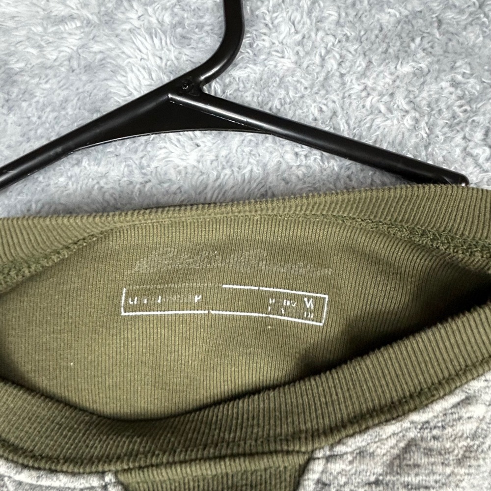Eddie Bauer Quilted Raglan Crewneck Sweatshirt Olive Green Heathered Gray Size M - Picture 3 of 6